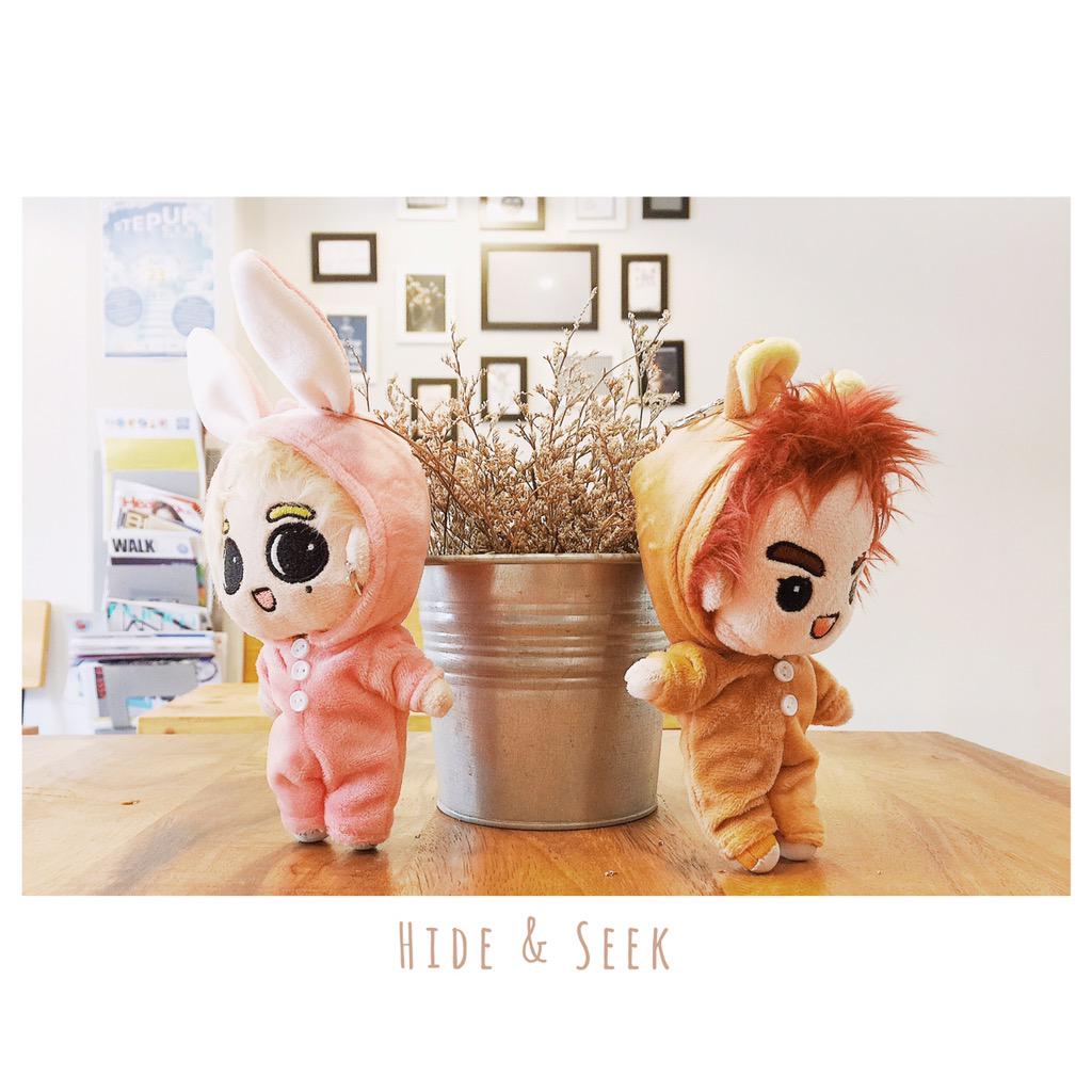moodookdik's tweet photo. H i d e &amp; S e e k ...  #playwithmark #playwithbam #playwithmarkbam #GOT7DOLL #Bambam #MarkTuan #MarkBam http://t.co/YUpzqa8zDE
