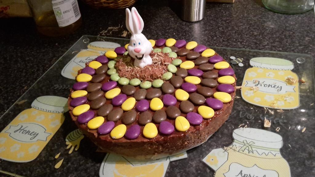 shellbell283's tweet image. 2nd prize in the easter cake competition for grocery :D @chloe_saunders9 @jackadyer