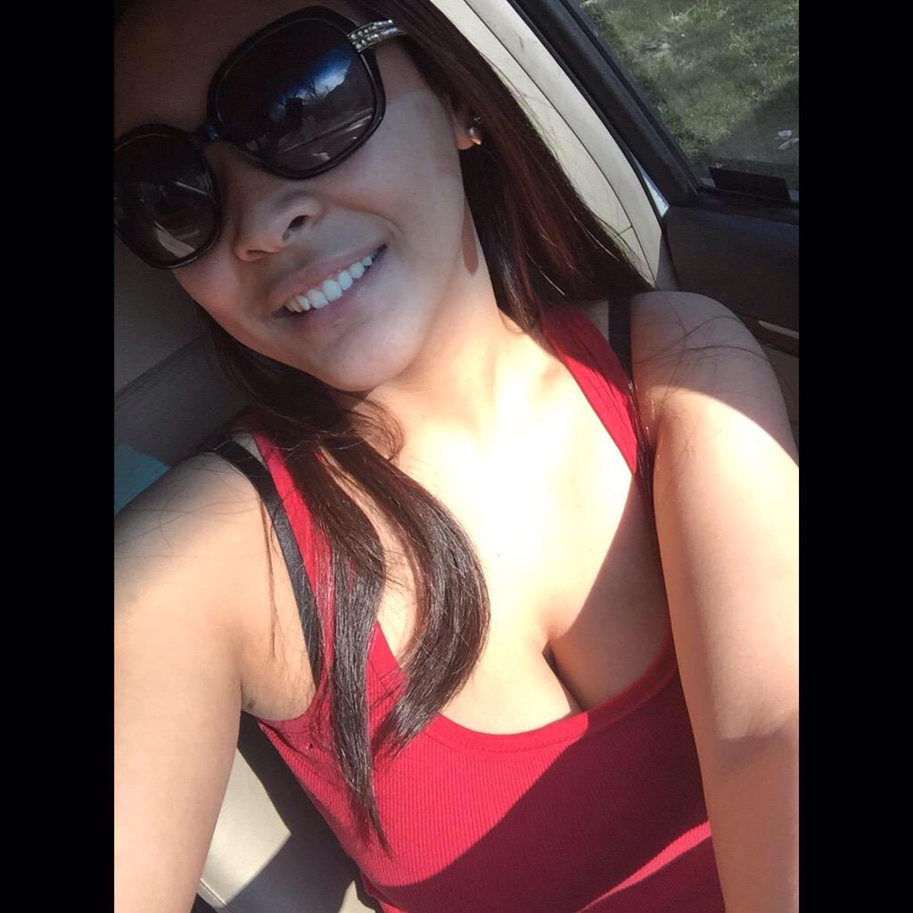 __ariannnaaaa's tweet photo. I feel like posting something . 😜💞 http://t.co/EWfcRjo2sl
