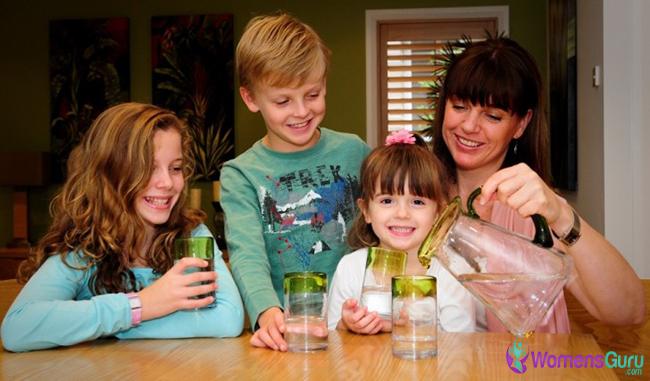 WomensGuru's tweet photo. Drinking Plenty of Water Can Beautify Your Skin? http://t.co/YTzIN64yU3 #Skin #beautytips #Makeup #WomensHealth http://t.co/smXTHXtbJb