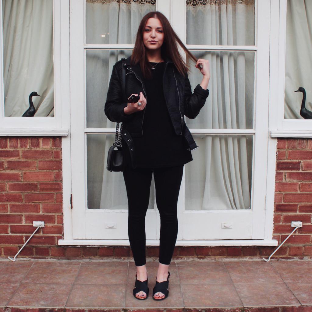 laylapanam's tweet photo. Shooting my date night look with Ma gal @Ya88ie yesterday #WeAreStylists @boohoo @FemaleBloggerRT @blogginggals http://t.co/7kG2PFU2zs