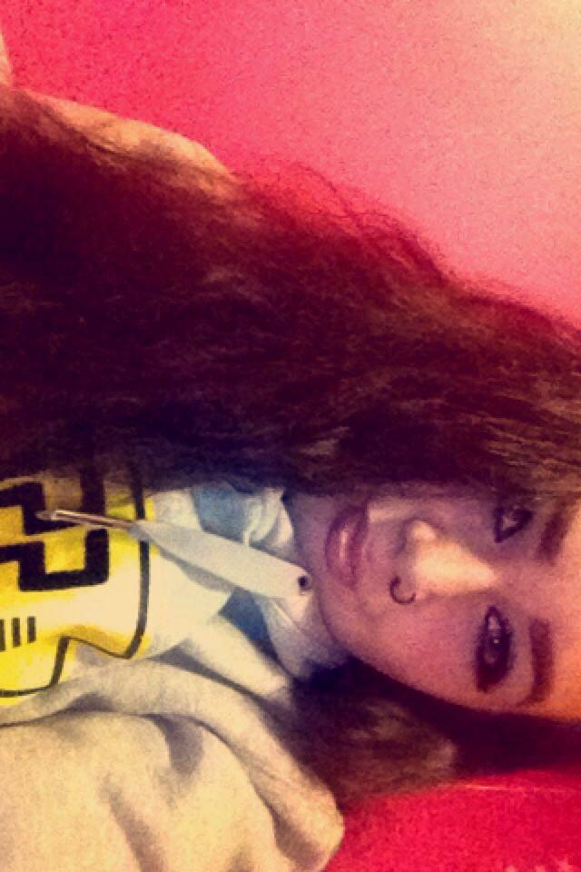 bridgetmary21's tweet photo. Incase anyone forgot what i look like http://t.co/slfripGujQ