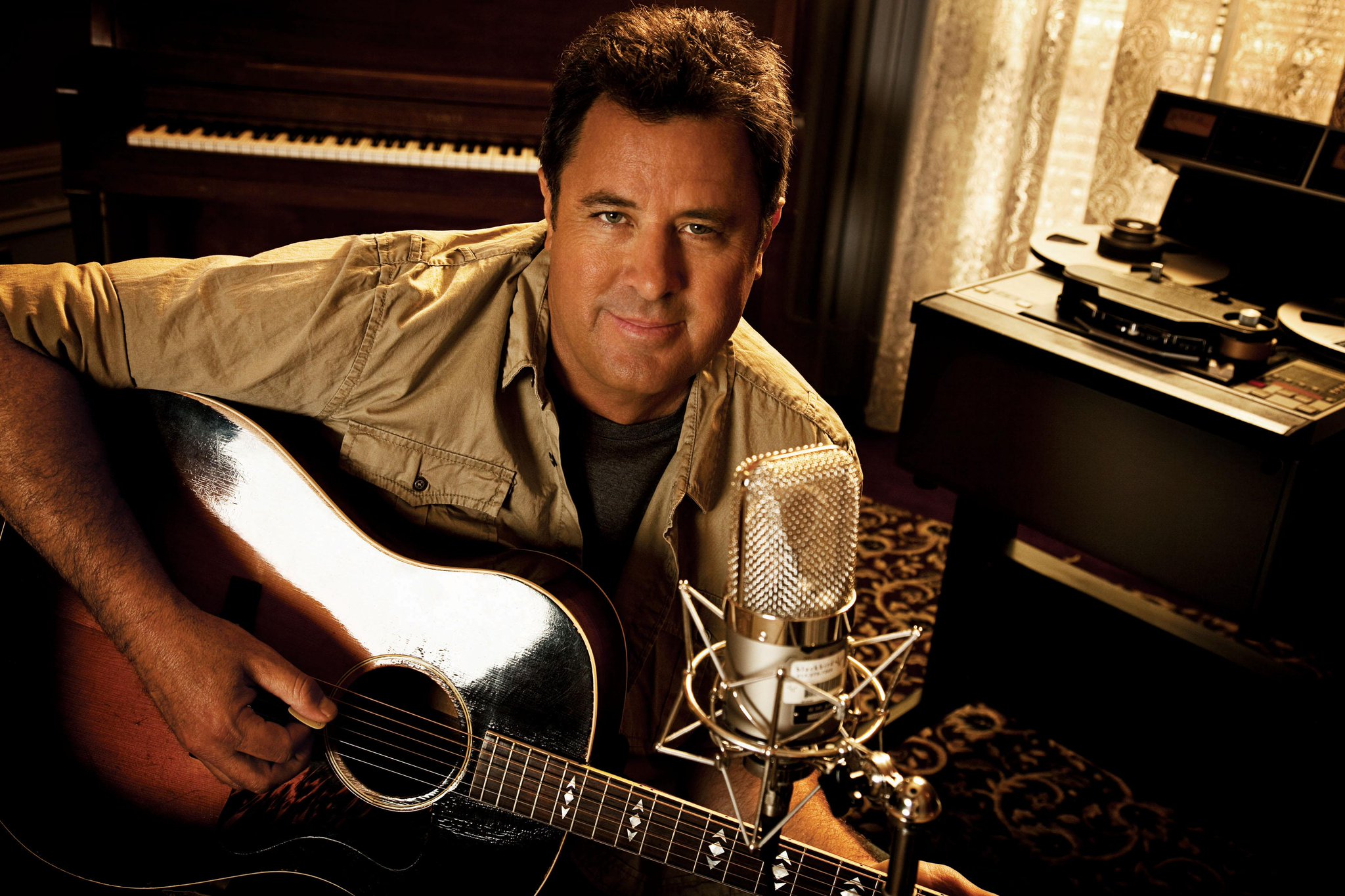 Vince Gill was in 1957 in Norman, OK. Happy Birthday Vince! 