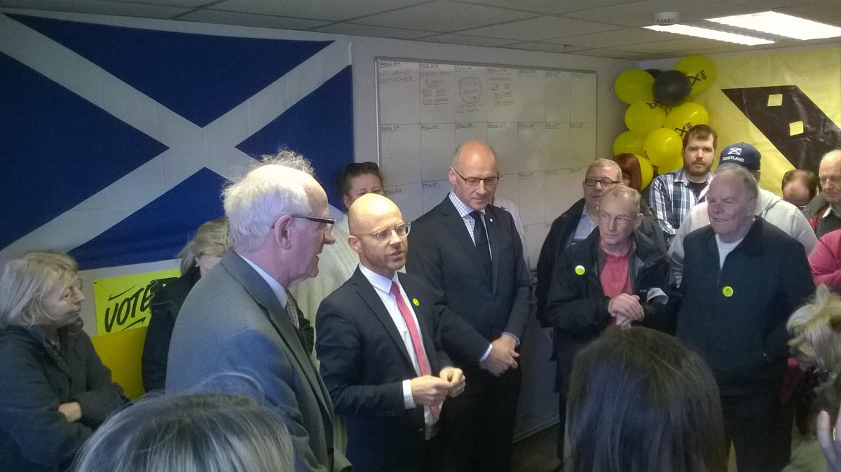 MartinJDocherty's tweet photo. BIG thank you @JohnSwinney for today! Our 1st #SNPHub @clydebank_snp @DumbartonSNP @ValeofLevenSNP #GE15 #VoteSNP http://t.co/tQqCPzMFei