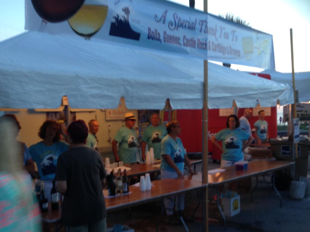 BeachGoesPops's tweet photo. We had a great first night of #beachgoespops. We hope to see you out again tonight for this Pass-a-Grille tradition! http://t.co/I0MY6uNZDg