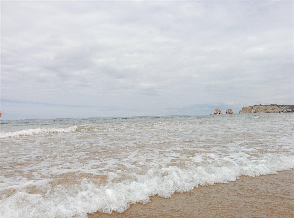billoutronic's tweet photo. Hendaye et sa plage.  L'eau n'est pas encore super chaude... http://t.co/iHVvUFS4NI