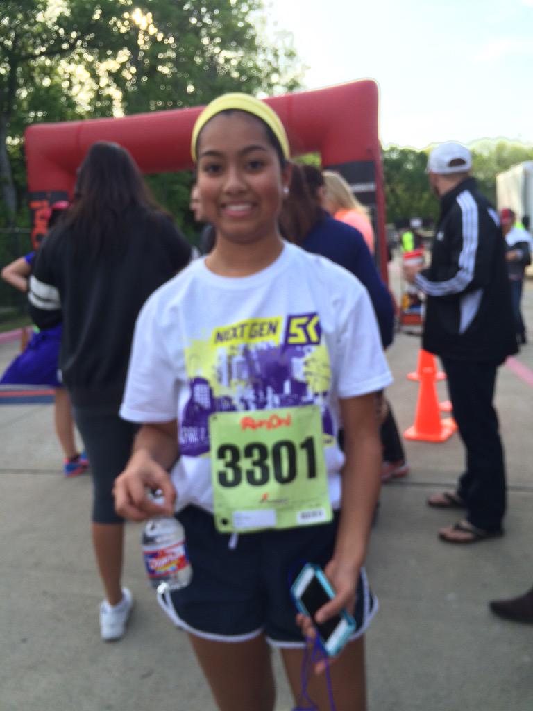 lowerydolls's tweet photo. @sarahabiog 31 MINUTES!!! #nextgen5k http://t.co/A1FbMpR9bA