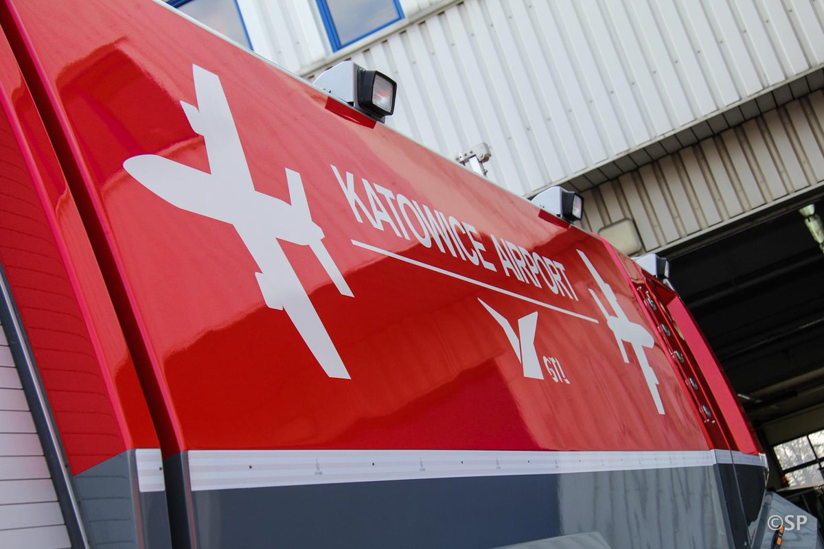 ColorCarPL's tweet image. #NewRunwayDays @KatowiceAirport #KatowiceAirport #rosenbauer #Boeing