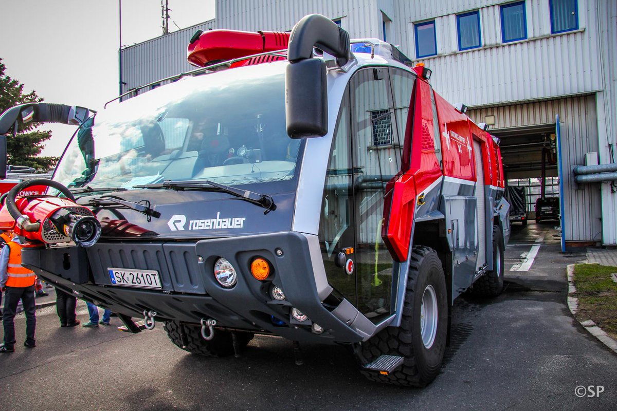 ColorCarPL's tweet image. #NewRunwayDays @KatowiceAirport #KatowiceAirport #rosenbauer #Boeing