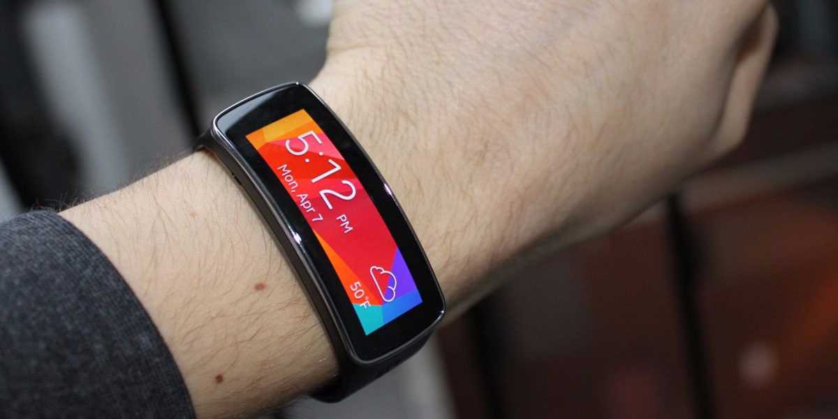 insidertechbiz's tweet image. I’ve been using a smartwatch for months and the Apple Watch makes mine look like garbage read.bi/1ItqF02