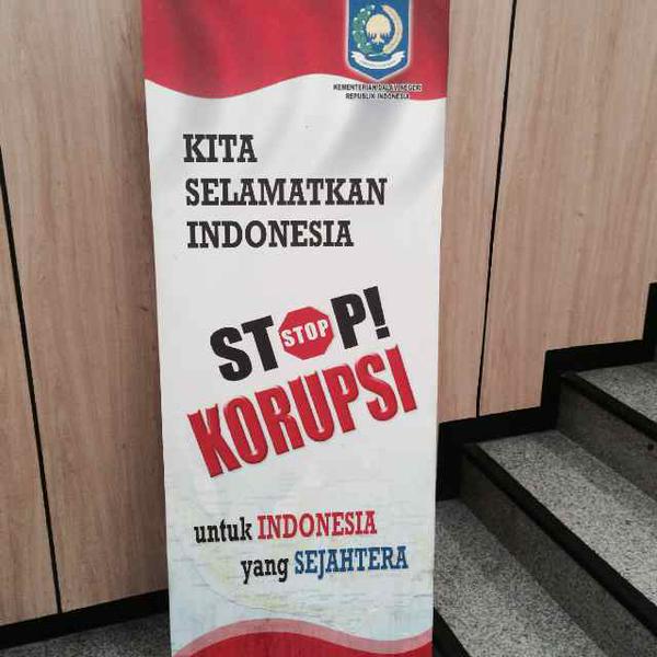 RedTourJKT's tweet photo. #AhokGakBerguna http://t.co/LOl6izMYl6