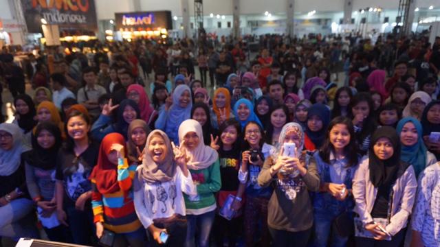 theFinestTree's tweet photo. FORESTER yg sedang menunggu di hall indoor @TheParade2015 http://t.co/BFJgL2kP6c