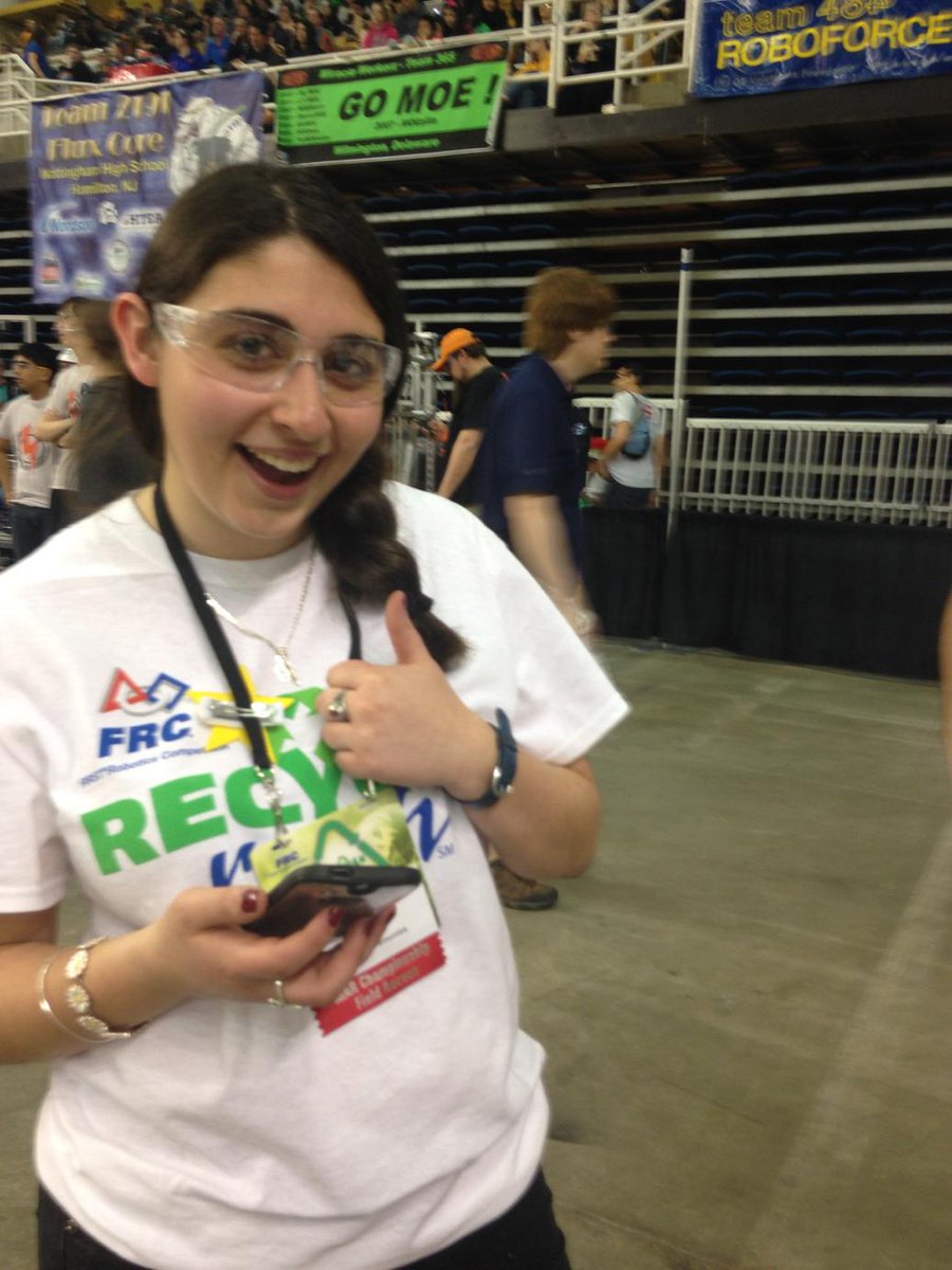 FRC708's tweet photo. Can we get a #dearFieldSupervisor started here at #MARChamps? #omgrobots http://t.co/ilD4uTGbw2