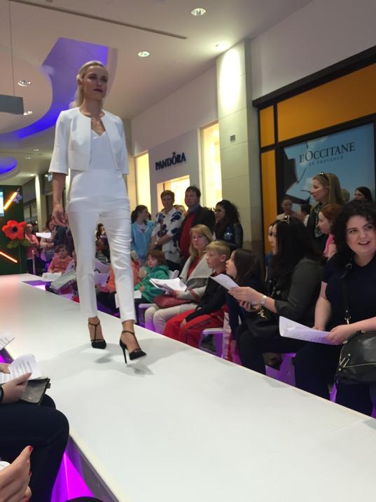 DundrumTC's tweet photo. All white from Coast #runwayrules http://t.co/qBVgTDb36X