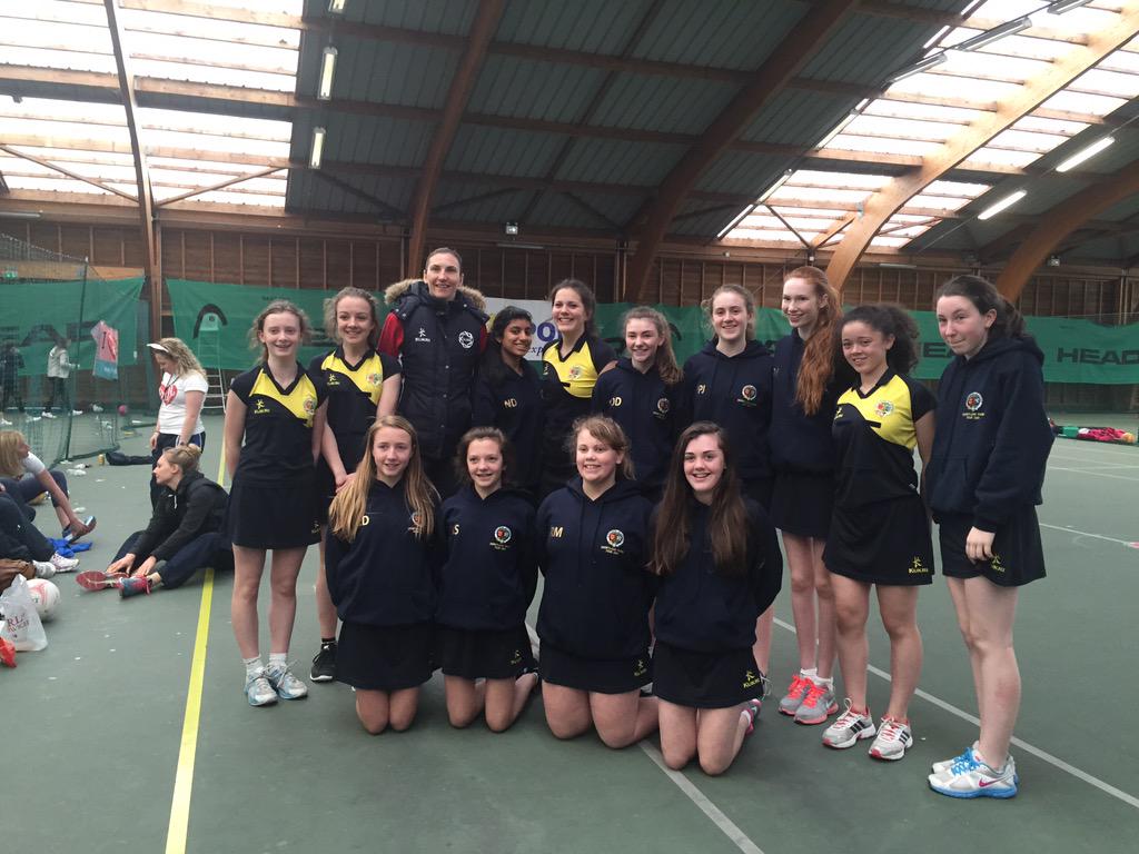 ParisNetball15's tweet photo. The girls met @England_Netball player @rach_dunn today #inspiration http://t.co/KaFAFBxv1S