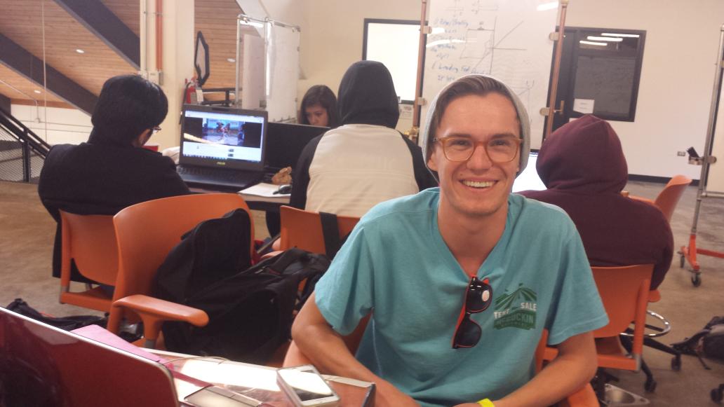 SandiLewis303's tweet photo. Still hacking! #CUhack #zayohack @ZayoGroup @MLHacks http://t.co/rxsDWIQMSJ