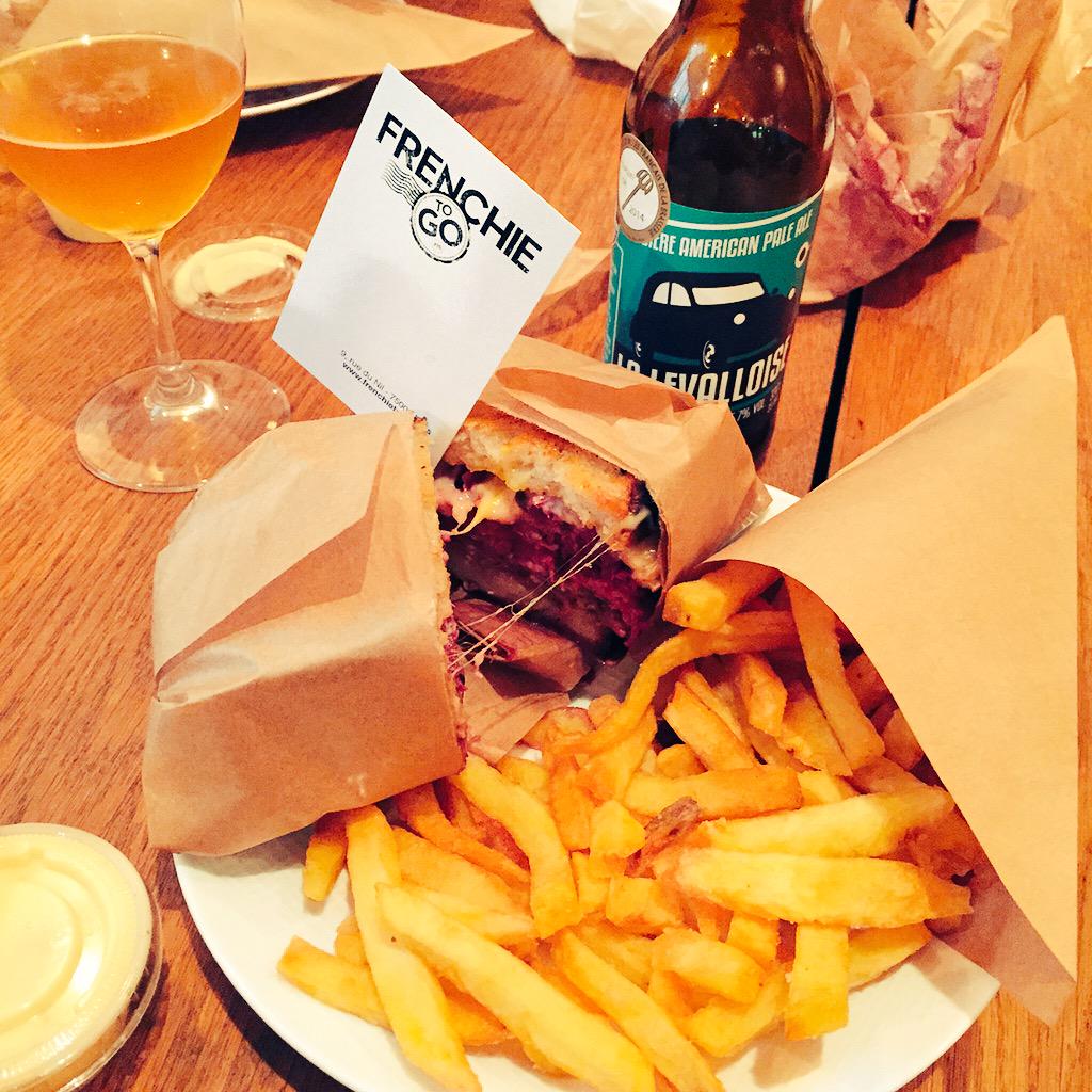EllaPaskett's tweet photo. Super sandwich n fries @FrenchieToGo 🇫🇷 #NotGoingAnywhere @MattTheList @MaggieGrayTweet @Timmy_Rex @laurenelizaf http://t.co/625SvCAOvI