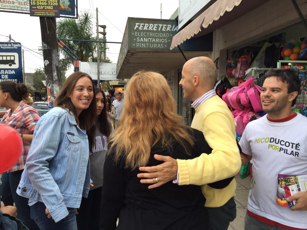 mariuvidal's tweet photo. Junto a @NicoDucote y @fedesalvai  en #Alberti con los vecinos ¡Queremos un cambio para la provincia! #MauricioYVos http://t.co/s116aphCRv