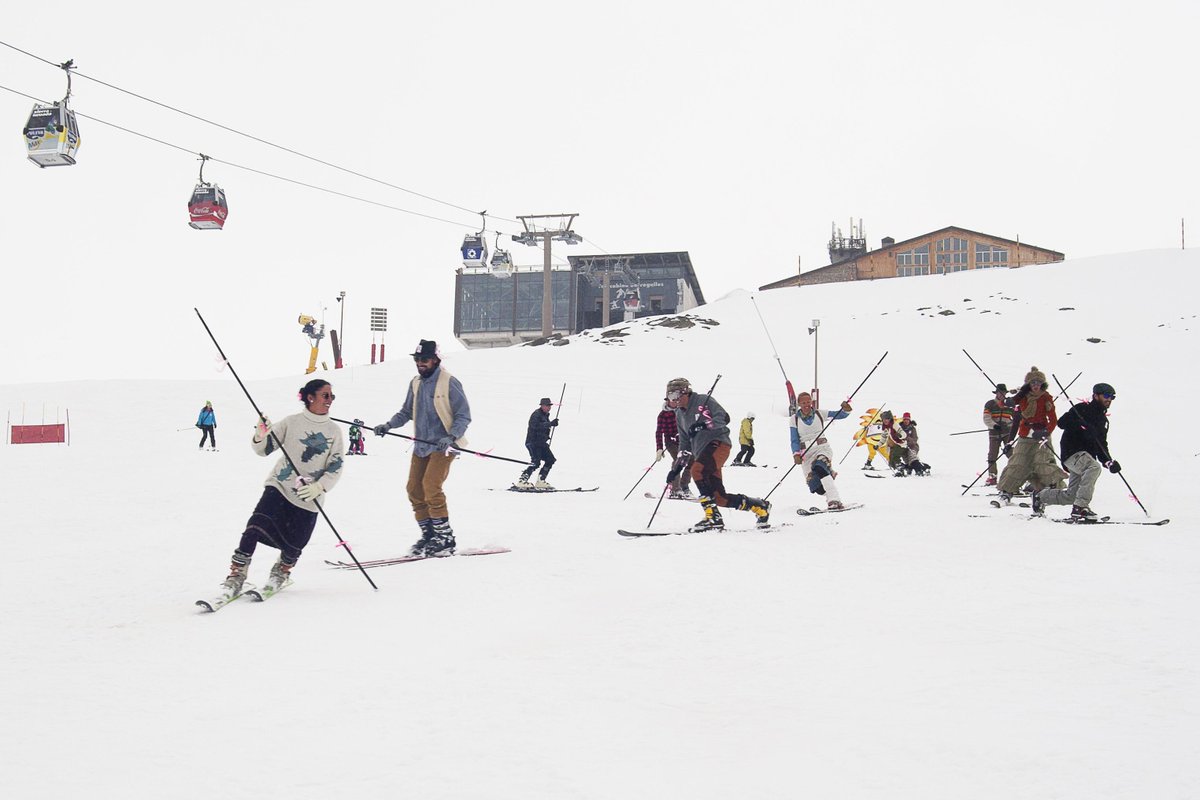 websierranevada's tweet photo. Gracias por participar en la Bajada Retro #SierraNevada por una buena causa: la Carrera de la Mujer Granada @aecc_es http://t.co/aIFCKeFZq9
