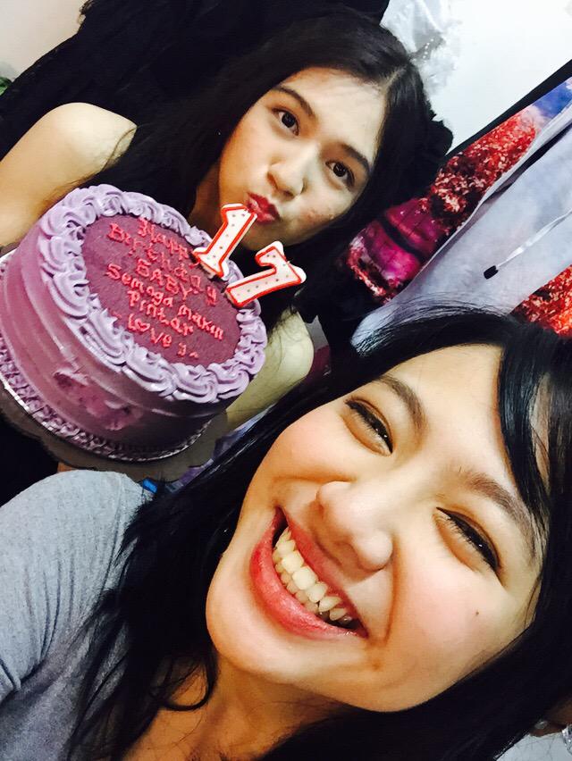 shanju's tweet photo. Foto hari ini. Gaby&amp;Rachel serupa tapi tak sama. http://t.co/oFZvUzzjYI