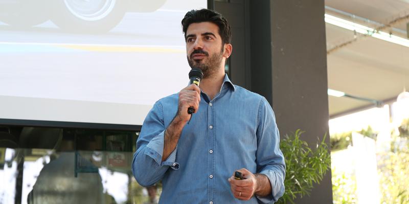 H-FARM (@hfarmspa) on Twitter photo "Come sfruttare la tecnologia per comunicare l'adrenalina dei piloti?"
<a href="/Stigliano_G/">stigliano_g</a> racconta #SensingSpeed
#HACKAUTO "Come sfruttare la tecnologia per comunicare l'adrenalina dei piloti?"
<a href="/Stigliano_G/">stigliano_g</a> racconta #SensingSpeed
#HACKAUTO