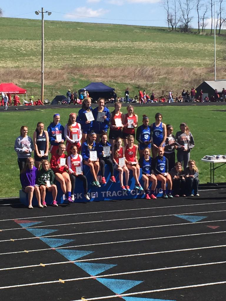 mrsburkhart_zhs's tweet photo. Congrats to our girls' 4x800 relay team on finishing 4th at Wheeling Park!! 🏃💨 #fastin15 http://t.co/Kb573ro86q
