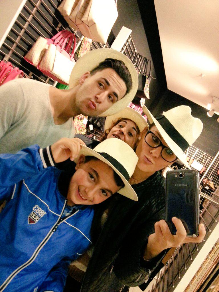 veroYeico's tweet photo. De compras!! http://t.co/9Ebx8IClU2