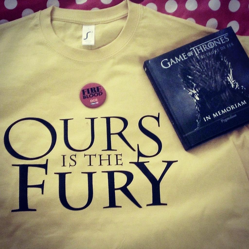 Regardezmoica's tweet photo. Plus que deux jours avant #GOTS5 ? Pendant ce temps, @canalsat et @ocstv m'ont gâté pour l'AVP #GOTVIP :) http://t.co/K7svaca9SC