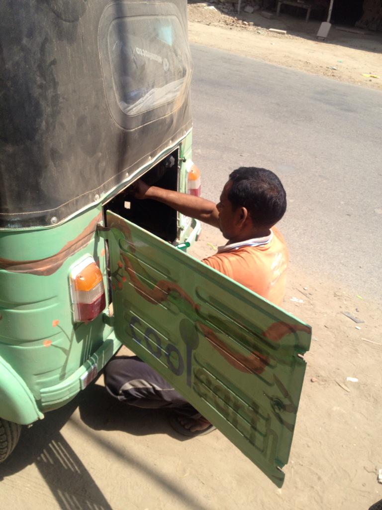indian_roller's tweet photo. The road has broken us....literally. But a nice man helped us for 50 rupees http://t.co/CYSTb6h7zl