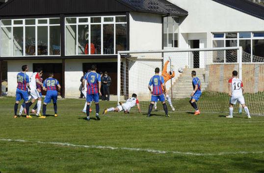 Ivanovski scored on this header Ivanovski scored on this header
