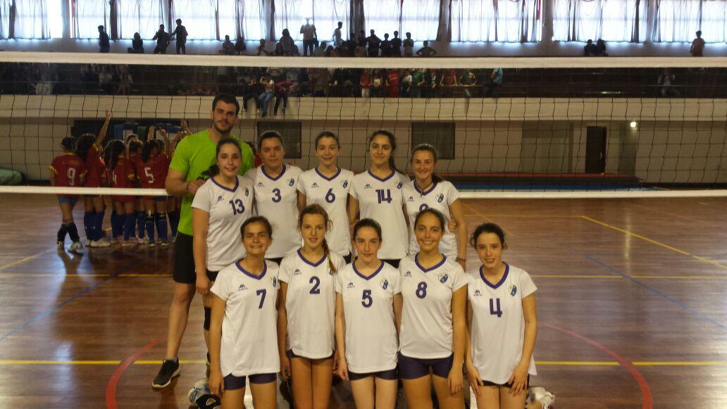 asunciongijon's tweet photo. Éxito de nuestras chicas en Lisboa.  1°ESO terceras y 2° subcampeonas ¡¡¡ Enhorabuena a todas!!! http://t.co/wyQCH0mkCP