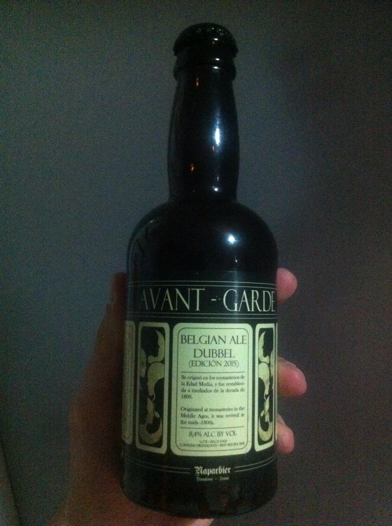 BarneyGumble86's tweet photo. @Naparbier Estas tres cervecitas me tome ayer por la noche. Me gusto bastante la de trigo #hefeweizen http://t.co/W4NuTqinzW