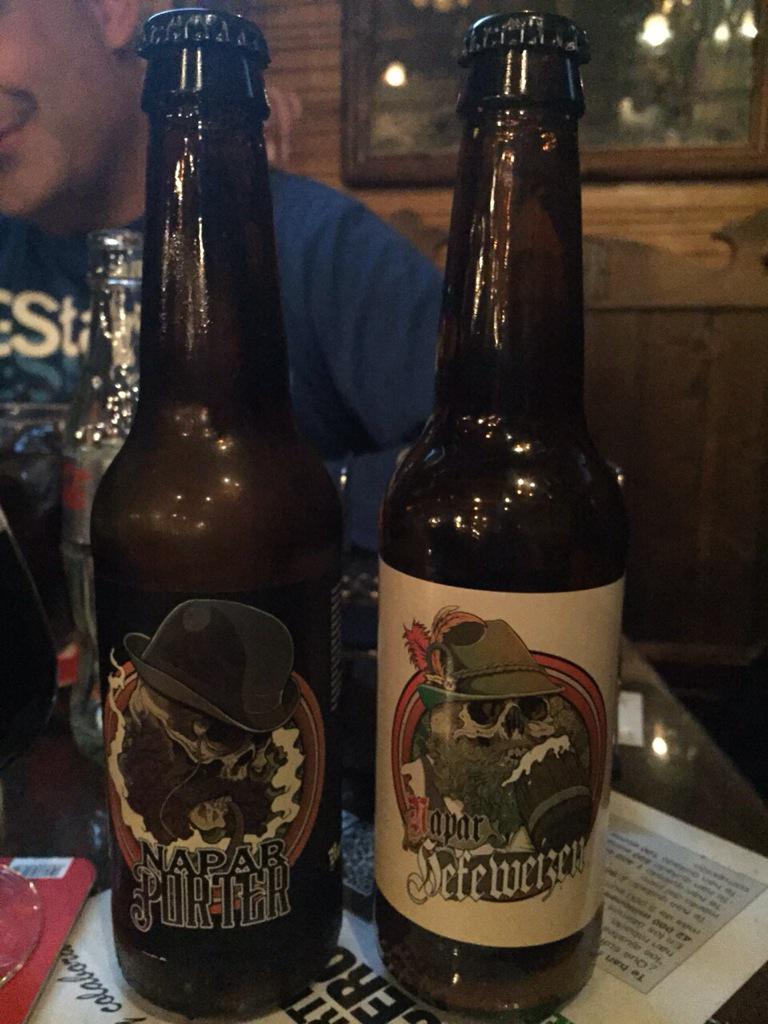BarneyGumble86's tweet photo. @Naparbier Estas tres cervecitas me tome ayer por la noche. Me gusto bastante la de trigo #hefeweizen http://t.co/W4NuTqinzW