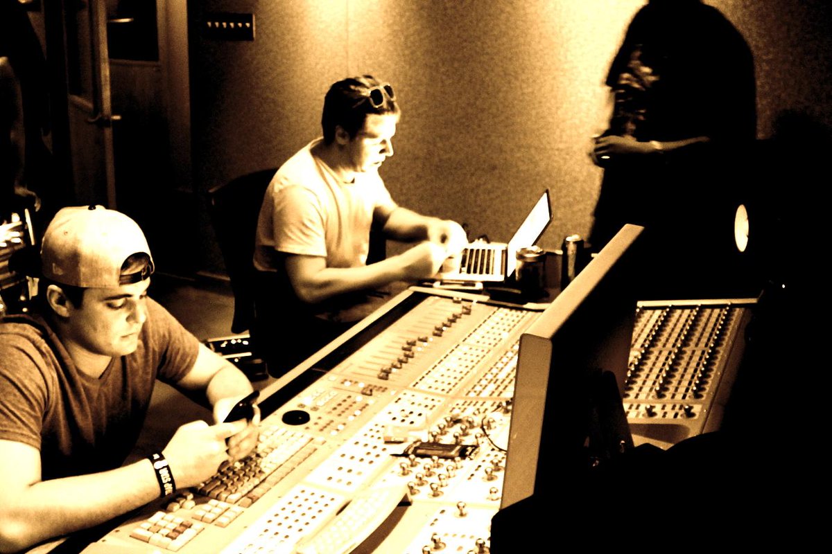 truphonic's tweet photo. @Ben 'Ben-G' Hiott session at @truphonic recording http://t.co/8THGBidJyc