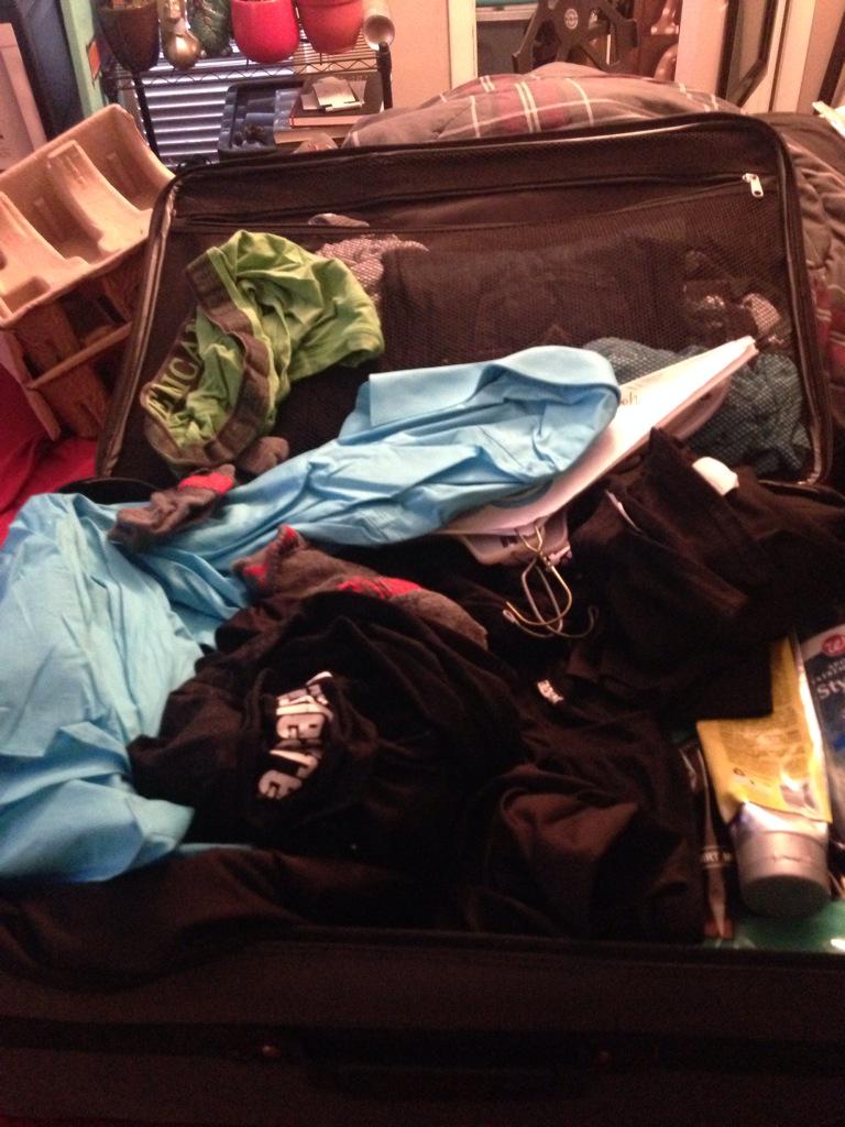 adorednotloved's tweet photo. Finally unpacking after 2 weeks... It's been rough since #flstate2015 #busylife #timetoclean http://t.co/iclvNibenA