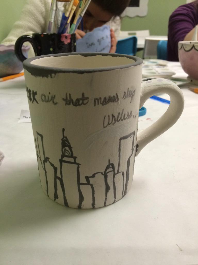 SimoneLhart's tweet photo. Paint a pot. 😁😁 #PaintingIsHard #ButRewarding http://t.co/8jdmZHk3dG