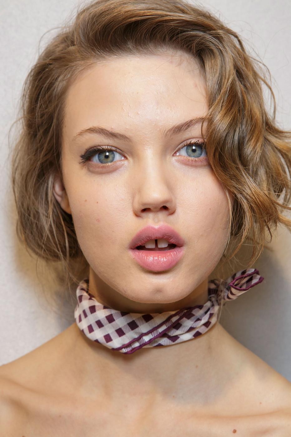 Happy 21st Birthday to the fabulous Lindsey Wixson! 