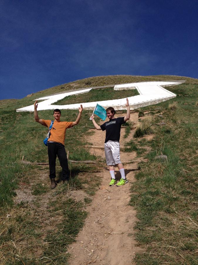 hkclimber's tweet photo. Hardest hike of our life.... The airs so thin up here!  #questival #QSLC #ComoTeLlama http://t.co/xHa1XW479B