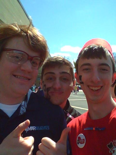 FRC708's tweet photo. Got another selfie with our #dearFieldSupervisor outside! #MARChamps #OMGRobots #BrianForTheWin http://t.co/ttEfRWYJXp