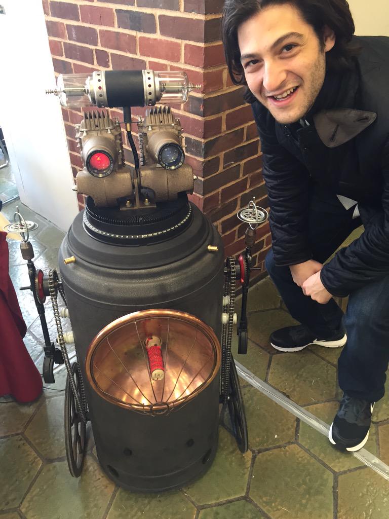 APPLESToNEPiX's tweet photo. #JoeMarkee makes #Robots
using #RecycledParts!
#ElectroXSpaceTank
#SolarRocketBot
#ProjectionatorRobot
<#FrankenBots> http://t.co/66ZWblYKMF