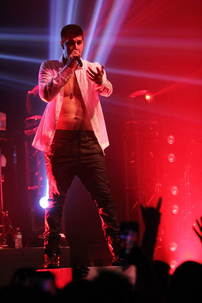 MaceandCrown's tweet photo. SoMo at the NorVa last night (Josh Boone | Mace and Crown) #norva #norvalive http://t.co/5eAgXvIQ2R