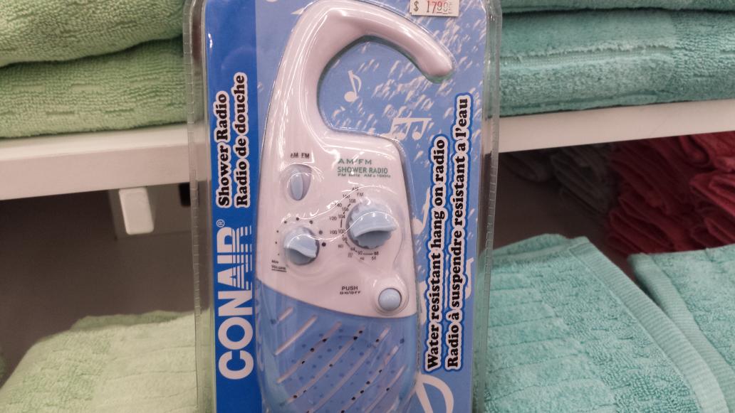 Kis_Lisa's tweet photo. @ValaHomeImprove El cheapo for me. 4 AAAs and I am set. #showerradio http://t.co/O2EQzfnjni