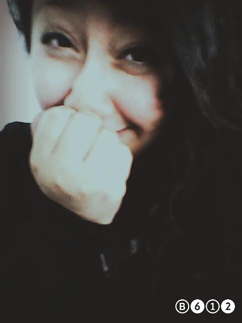 YesiYas's tweet photo. No me mires así porque me sonrojas 
#Todos_Los_Días http://t.co/mR0RPGuPgR