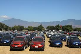 Anstong238's tweet photo. ESPERANDO por estos hermosos carros que el presidente aunucie su entrega en fuerte tiuna http://t.co/vkBXcdDnlH