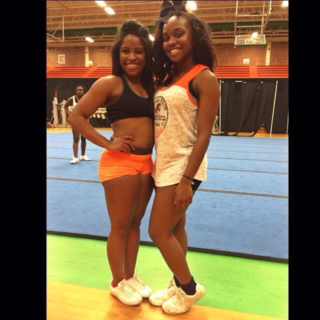 itslilbit_'s tweet image. #FAMUCheer #FAMU19🎀🔶🐍🙌🏾