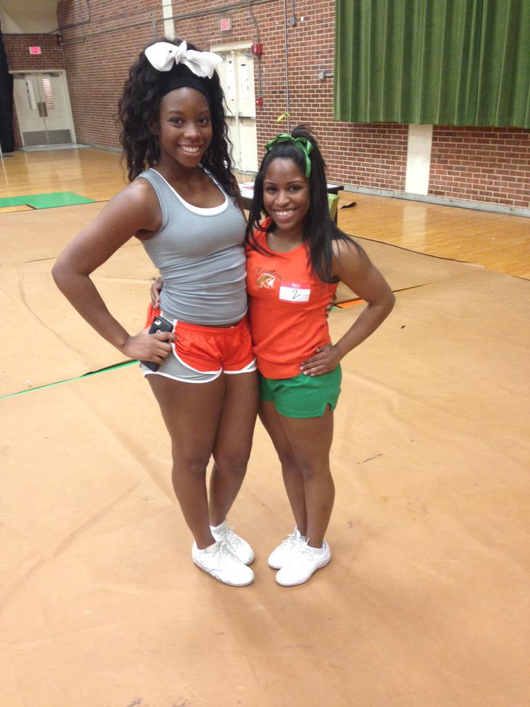 itslilbit_'s tweet image. #FAMUCheer #FAMU19🎀🔶🐍🙌🏾