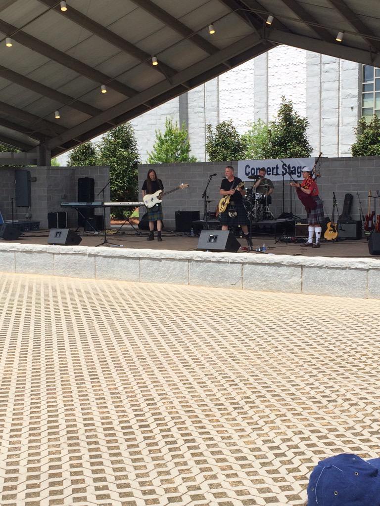 FMUGreekLife's tweet photo. Some good food and good times out at the PAC today! Make sure you stop by downtown Florence before 6 &amp; check it out! http://t.co/U3WiD44q8D