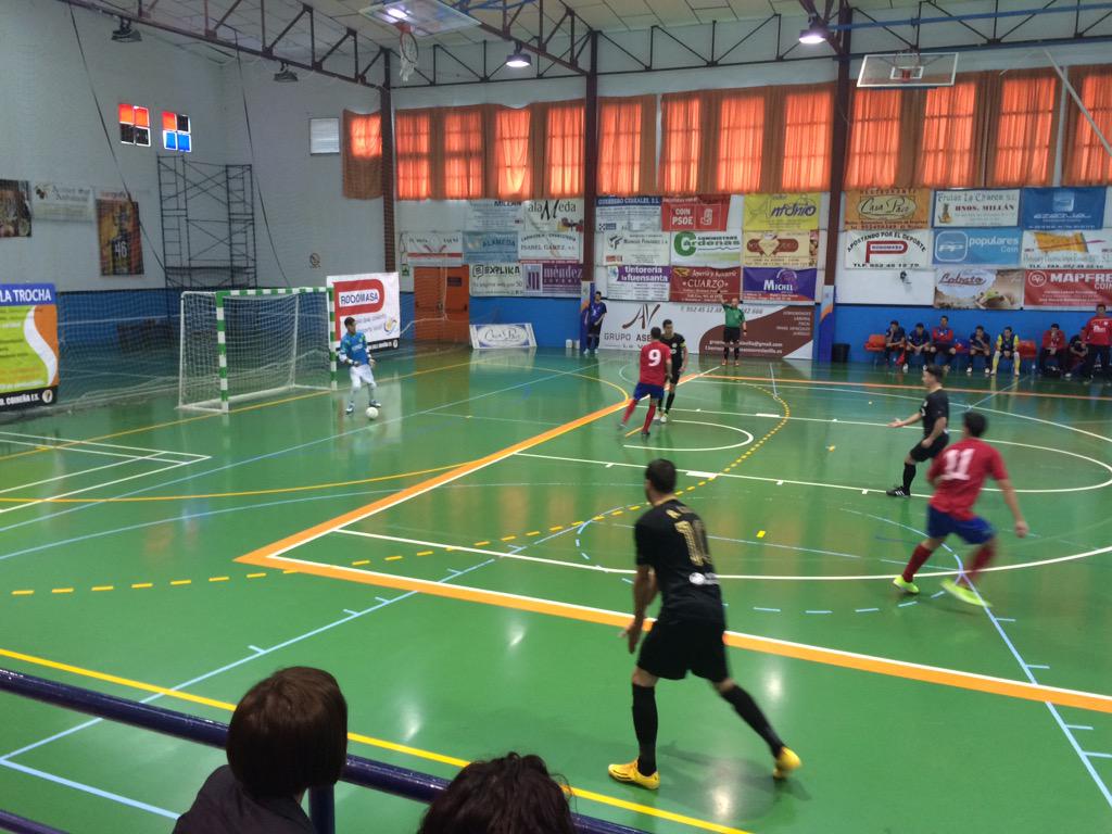 CrIsToBaLcOiN's tweet photo. La @udcoinfs neutraliza con un gran partido al Mengibar segundo clasificado de la categoría Enhorabuena!!! @PMD_Coin http://t.co/v3AmvO4eoF