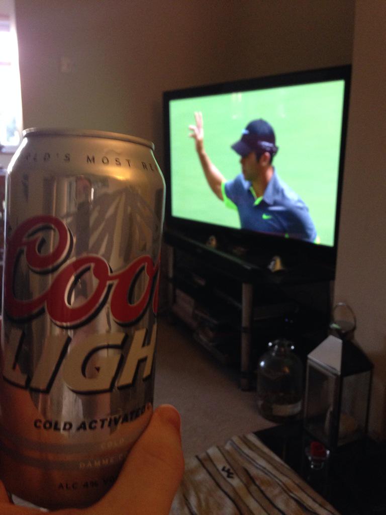 GolfMonthly's tweet photo. What you drinking tonight for the Golf? #mastersdrinking http://t.co/0YtrOSsQdm