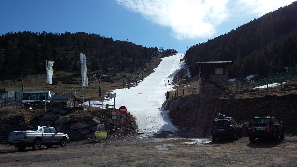 lluisgilespert's tweet photo. @CERLITEM Pista de Coma Oriola a La Masella abans de començar les mesures. Extrem sport monitoring. http://t.co/1dPvubuDeZ